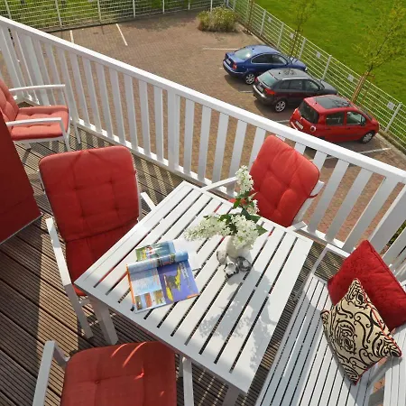 To Hus F690 - 02 Im Ersten Og Mit Kamin Und Balkon Sellin (Rugen)